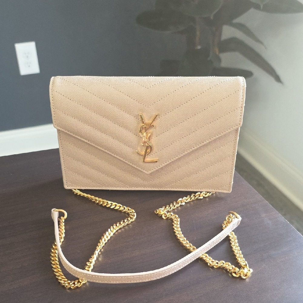Yves Saint Laurent Cream Quilted Crossbody with Gold Chain - Picture 2 of 16